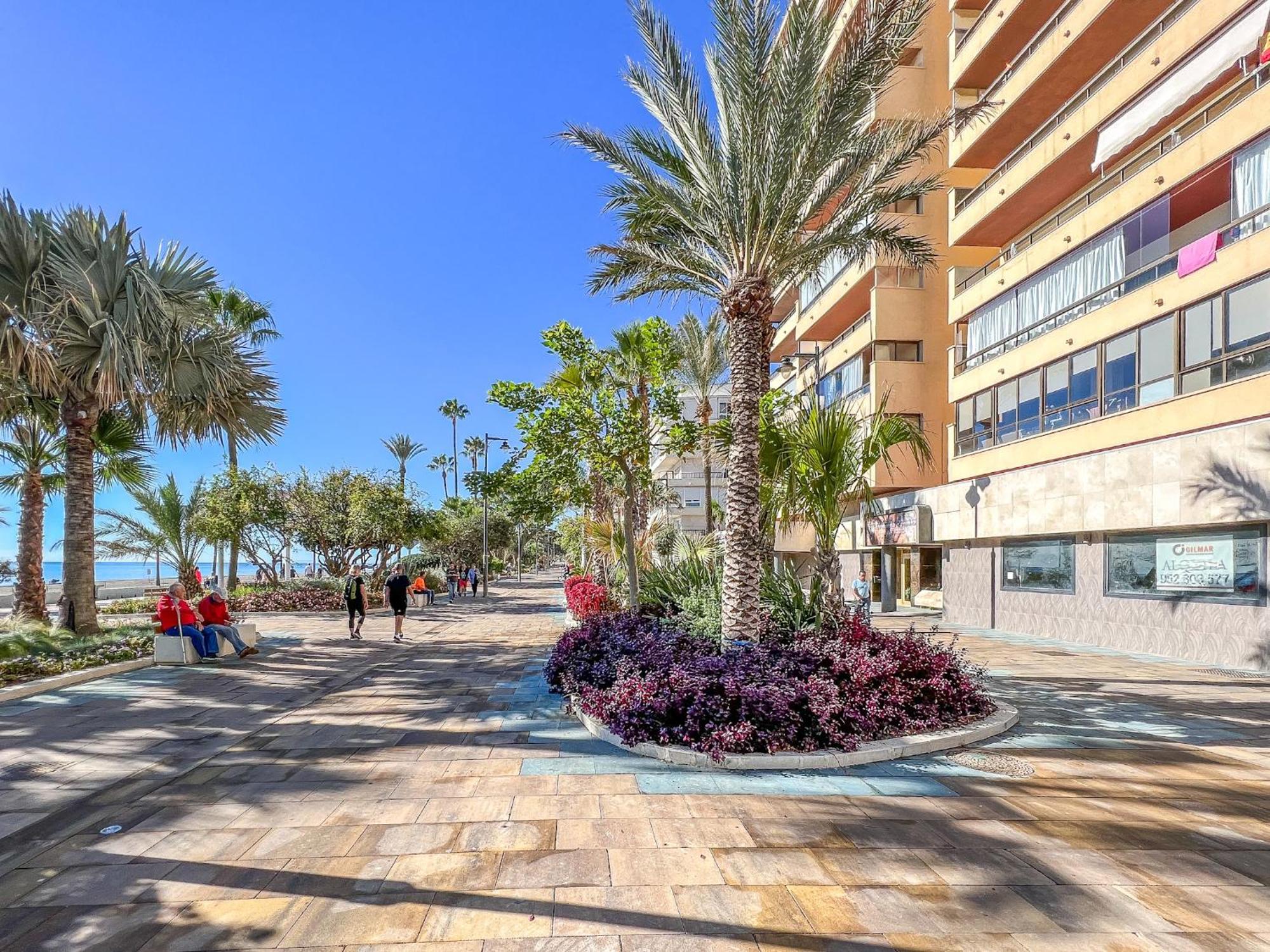 Hanami Avenida De Espana Estepona Exterior photo